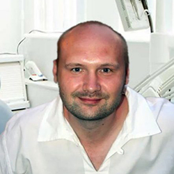 Маркозашвили Владимир Владимирович. Стоматолог-хирург-ортопед.